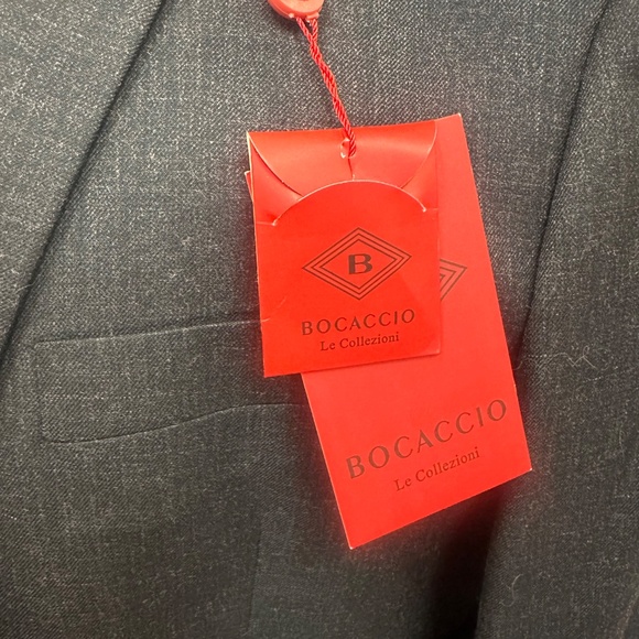 Tuxedo - Picture 4 of 12